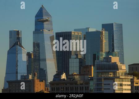 Vue depuis la partie inférieure est des gratte-ciel de Hudson yards, Manhattan, New York, New York, États-Unis Banque D'Images