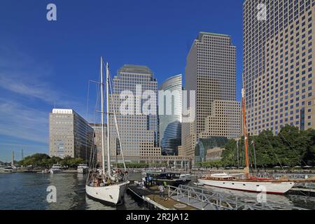 North Cove Yacht Harbor avec le World Financial Center, Manhattan, New York, New York, États-Unis Banque D'Images