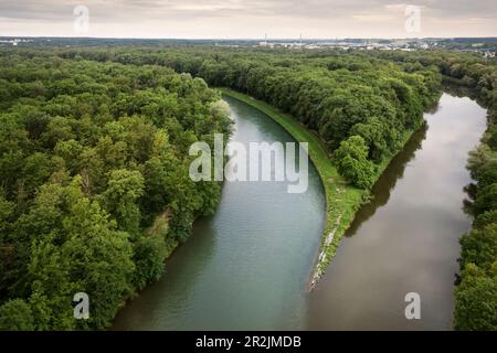 Confluent du Danube (foncé) et de l'Iller (clair) à la frontière de la Bavière et du Bade-Wurtemberg, Allemagne, photographie aérienne Banque D'Images