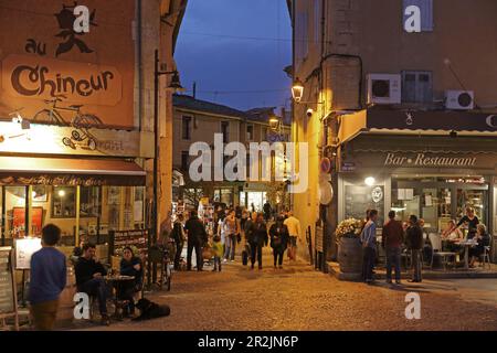 Brasserie au Chineur, Isle-sur-la-Sorgue, Vaucluse, Provence-Alpes-Côte d'Azur, France Banque D'Images