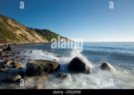 Côte escarpée sur la rive nord-ouest, Hiddensee, Mer Baltique, Mecklembourg-Poméranie occidentale, Allemagne Banque D'Images