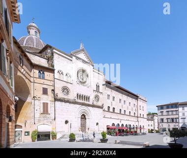 Foligno; Piazza della Repubblica; Cattedrale San Feliciano Banque D'Images