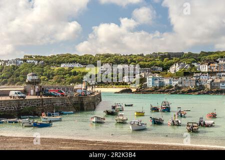 Port de pêche de St Ives et jetée de Smeatons, Cornwall, Angleterre, Royaume-Uni Banque D'Images