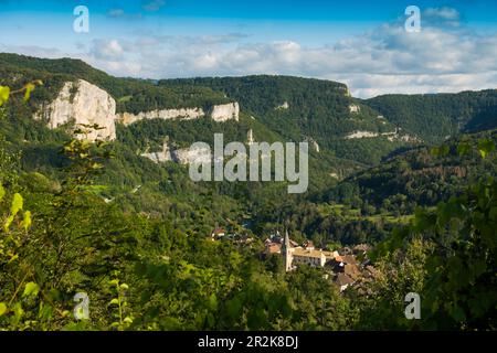 Mouthier-haute-Pierre, sur la Loue, département du Doubs, Bourgogne-Franche-Comté, Jura, France Banque D'Images