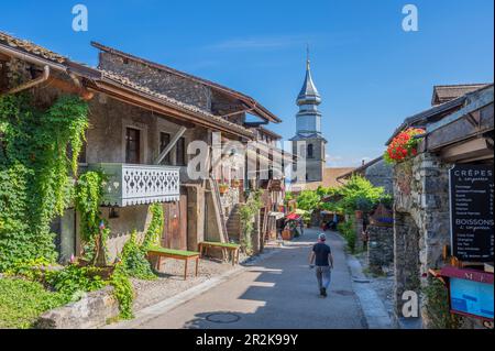 Allée en Yvoire, département de haute-Savoie, Auvergne-Rhône-Alpes, France Banque D'Images