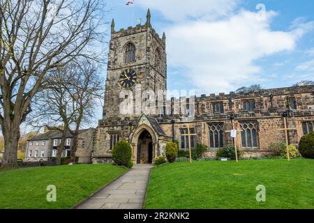 Eglise de la Sainte Trinité au sommet de la High Street à Skipton, North Yorkshire, Angleterre, Royaume-Uni Banque D'Images