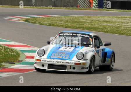 Mugello Historic Classic 25 avril 2014 - PORSCHE 911 RSR - 1976 conduit par Laurent LALMAND pendant la pratique sur le circuit de Mugello, Italie. Banque D'Images