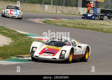 Mugello Historic Classic 25 avril 2014: PORSCHE 906 1966 conduit par Gerald FELLNER, pendant la pratique sur le circuit de Mugello, Italie. Banque D'Images