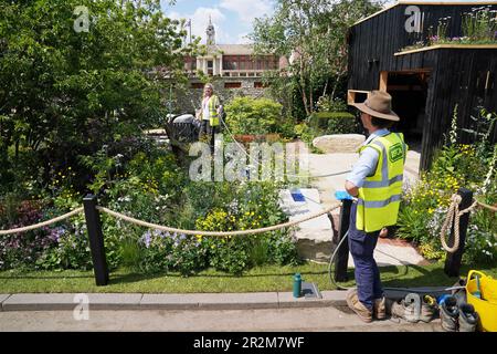 Les préparatifs sont en cours au jardin de la RSPCA avant le RHS Chelsea Flower Show au Royal Hospital Chelsea à Londres. Date de la photo: Samedi 20 mai 2023. Banque D'Images