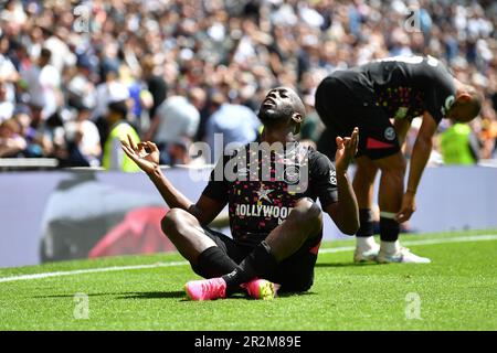 Yoane Wissa, du FC Brentford, célèbre le troisième but de Brentfords lors du match de la Premier League entre Tottenham Hring otspur et Brentford au Tottenham Hotspur Stadium, Londres, Angleterre, le 20 mai 2023. Photo de Phil Hutchinson. Utilisation éditoriale uniquement, licence requise pour une utilisation commerciale. Aucune utilisation dans les Paris, les jeux ou les publications d'un seul club/ligue/joueur. Crédit : UK Sports pics Ltd/Alay Live News Banque D'Images