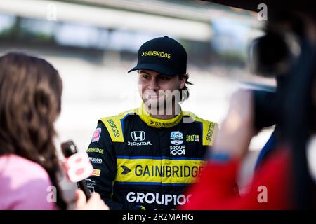 Indianapolis, États-Unis. 20th mai 2023. INDIANAPOLIS, INDIANA - MAI 20 : Colton Herta (26) des États-Unis et Andretti Autosport, parle aux médias lors de la dernière pratique avant les qualifications Indy 500 2023 au circuit automobile d'Indianapolis sur 20 mai 2023 à Indianapolis, Indiana. Credit: Jeremy Hogan/Alay Live News Banque D'Images