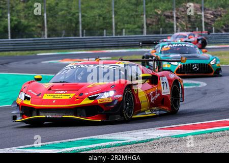 Ferrari 296 GT3 Team AF Corse d'Antonio Fuoco, Davide Rigon et Alessandro Pier Guidi conduit pendant le Fanatec GT World Challenge Europe Monza à l'Autodromo Nazionale Monza à Monza. Banque D'Images