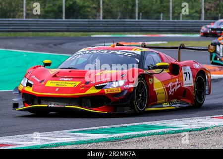 Ferrari 296 GT3 Team AF Corse d'Antonio Fuoco, Davide Rigon et Alessandro Pier Guidi conduit pendant le Fanatec GT World Challenge Europe Monza à l'Autodromo Nazionale Monza à Monza. (Photo de Fabrizio Carabelli / SOPA Images / Sipa USA) Banque D'Images