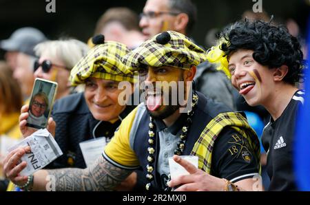 Stade Aviva, Dublin, Irlande. 20th mai 2023. Finale de la coupe des champions Heineken Rugby, Leinster contre la Rochelle : les supporters de la Rochelle applaudissent leur équipe crédit : action plus Sports/Alamy Live News Banque D'Images