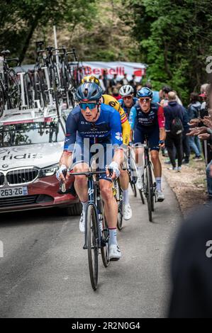 Italie, 13 mai 2023: Les cyclistes professionnels font face à la huitième étape du giro d'italia 2023 à Fossombrone Pesaro marche. Thomas, Evenepoel, Roglic, Za Banque D'Images