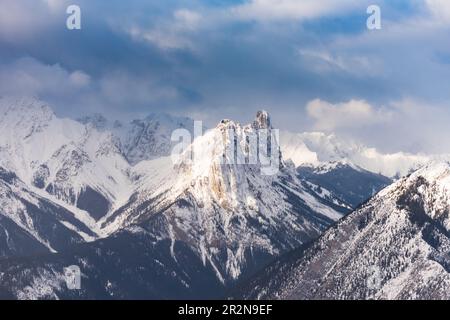 Vues panoramiques en hiver depuis le sommet de la télécabine du mont Sulphur dans le parc national Banff, Alberta Canada Banque D'Images