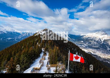 Vues panoramiques en hiver depuis le sommet de la télécabine du mont Sulphur dans le parc national Banff, Alberta Canada Banque D'Images