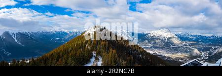 Vues panoramiques en hiver depuis le sommet de la télécabine du mont Sulphur dans le parc national Banff, Alberta Canada Banque D'Images