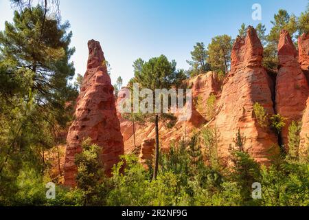 Carrière d'ocre Roussillon, Luberon, département du Vaucluse en Provence-Alpes-Côte d'Azur, Provence, France Banque D'Images