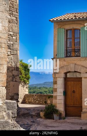 Vue sur le Mont Ventoux, Venasque, Luberon, Vaucluse dans la région Provence-Alpes-Côte d'Azur, Provence, France Banque D'Images