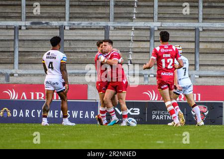 Les couches de Salford Red Devils célèbrent le sixième tour de la coupe du défi Betfred entre Salford Red Devils et Huddersfield Giants au stade AJ Bell, Eccles, le samedi 20th mai 2023. (Photo : Ian Charles | INFORMATIONS MI) Credit: INFORMATIONS MI & Sport /Alamy Live News Banque D'Images