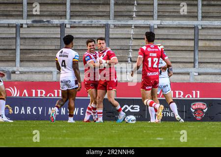 Les couches de Salford Red Devils célèbrent le sixième tour de la coupe du défi Betfred entre Salford Red Devils et Huddersfield Giants au stade AJ Bell, Eccles, le samedi 20th mai 2023. (Photo : Ian Charles | INFORMATIONS MI) Credit: INFORMATIONS MI & Sport /Alamy Live News Banque D'Images