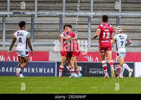 Les couches de Salford Red Devils célèbrent le sixième tour de la coupe du défi Betfred entre Salford Red Devils et Huddersfield Giants au stade AJ Bell, Eccles, le samedi 20th mai 2023. (Photo : Ian Charles | INFORMATIONS MI) Credit: INFORMATIONS MI & Sport /Alamy Live News Banque D'Images