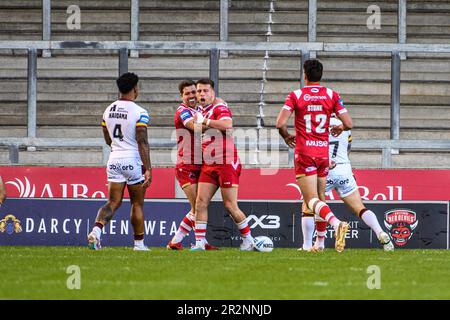 Les couches de Salford Red Devils célèbrent le sixième tour de la coupe du défi Betfred entre Salford Red Devils et Huddersfield Giants au stade AJ Bell, Eccles, le samedi 20th mai 2023. (Photo : Ian Charles | INFORMATIONS MI) Credit: INFORMATIONS MI & Sport /Alamy Live News Banque D'Images