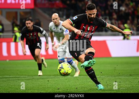 Olivier Giroud de l'AC Milan marque un but pendant la série A football match AC Milan vs Sampdoria au stade San Siro à Milan, Italie sur 20 mai 2023 crédit: Piero Cruciatti/Alay Live News Banque D'Images