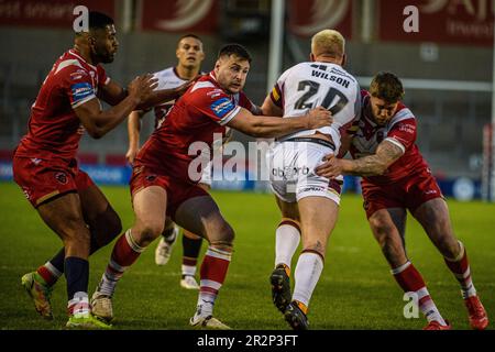 Oliver Wilson de HUDDERSFIELD Giants est affronté lors du match de la sixième manche de la coupe du défi Betfred entre Salford Red Devils et HuDDERSFIELD Giants au stade AJ Bell, à Eccles, le samedi 20th mai 2023. (Photo : Ian Charles | INFORMATIONS MI) Credit: INFORMATIONS MI & Sport /Alamy Live News Banque D'Images