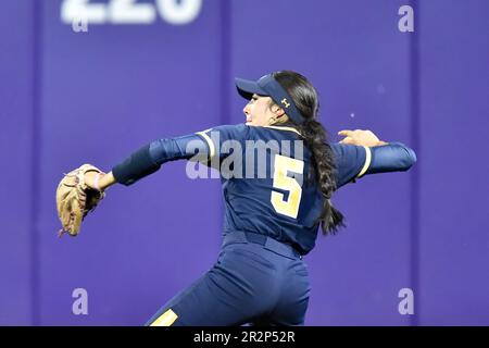 19 mai 2023 : = pendant le match régional de softball NCAA entre les ours du Colorado du N. et les Huskies de Washington au stade de softball Husky à Seattle, en Australie occidentale. Washington défait N. Colorado 10-2. Steve Faber/CSM Banque D'Images