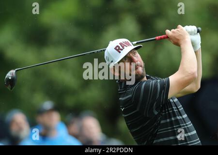 Rochester, Etats-Unis. 20th mai 2023. Professionnel de la PGA, Michael Block regarde son tee-shirt tourné sur le 8th trous lors du troisième tour du championnat de la PGA 2023 au Oak Hill Country Club de Rochester, New York, samedi, 20 mai 2023. Photo par Aaron Josefczyk/UPI crédit: UPI/Alay Live News Banque D'Images