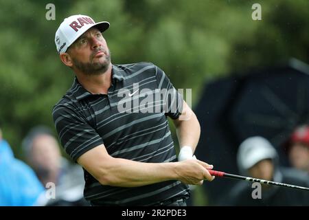 Rochester, Etats-Unis. 20th mai 2023. Professionnel de la PGA, Michael Block regarde son tee-shirt tourné sur le 8th trous lors du troisième tour du championnat de la PGA 2023 au Oak Hill Country Club de Rochester, New York, samedi, 20 mai 2023. Photo par Aaron Josefczyk/UPI crédit: UPI/Alay Live News Banque D'Images