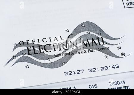 Lac Elsinore, CA, Etats-Unis - 20 mai 2023 : emblème officiel du scrutin électoral sur l'envoi des bulletins de vote. Banque D'Images