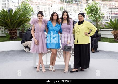 Cannes, France. 21st mai 2023. Taysir Chikhaoui, directeur Kaouther Ben Hania, Eya Chikhaoui et Olfa Hamrouni assistent à la séance photo les filles d'Olfa (quatre filles) au festival annuel de Cannes 76th au Palais des Festivals sur 20 mai 2023 à Cannes, en France. Photo de David Niviere/ABACAPRESS.COM crédit: Abaca Press/Alay Live News Banque D'Images