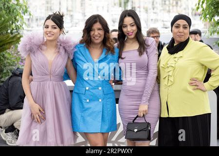 Cannes, France. 21st mai 2023. Taysir Chikhaoui, directeur Kaouther Ben Hania, Eya Chikhaoui et Olfa Hamrouni assistent à la séance photo les filles d'Olfa (quatre filles) au festival annuel de Cannes 76th au Palais des Festivals sur 20 mai 2023 à Cannes, en France. Photo de David Niviere/ABACAPRESS.COM crédit: Abaca Press/Alay Live News Banque D'Images