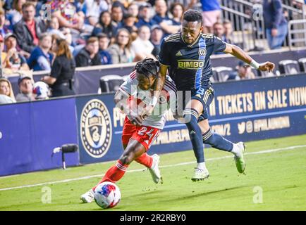 Chester, Pennsylvanie, États-Unis. 20th mai 2023. 20 mai 2023, Chester PA-Philadelphia Union José MARTINEZ (8) en action pendant le match contre la Révolution de la Nouvelle Angleterre DEJUAN JONES (24) à Subaru Park PA (Credit image: © Ricky Fitchett/ZUMA Press Wire) USAGE ÉDITORIAL SEULEMENT! Non destiné À un usage commercial ! Crédit : ZUMA Press, Inc./Alay Live News Banque D'Images