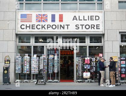 Allied Checkpoint Store - après la Seconde Guerre mondiale, secteur américain à Berlin Banque D'Images