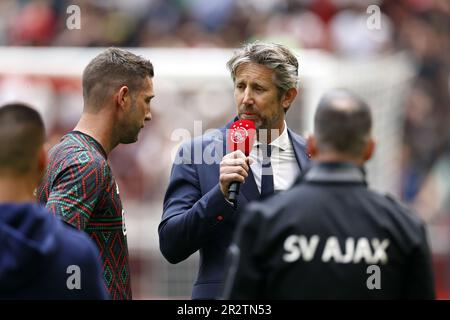 AMSTERDAM - Edwin van der SAR, directeur général d'Ajax, et Maarten Stekelenburg, gardien de but d'Ajax, ont fait leurs adieux à Ajax lors du match de première ligue entre Ajax Amsterdam et le FC Utrecht à l'arène Johan Cruijff de 21 mai 2023 à Amsterdam, aux pays-Bas. ANP MAURICE VAN STONE Banque D'Images