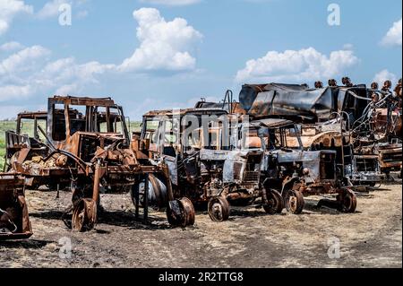 Velyka Oleksandrivka, Oblast de Kherson, Ukraine. 19th mai 2023. Matériel agricole détruit pendant la guerre russe - Ukraine dans une ferme à Velyka Oleksandrivka, Ukraine. (Credit image: © Michael Brochstein/ZUMA Press Wire) USAGE ÉDITORIAL SEULEMENT! Non destiné À un usage commercial ! Banque D'Images