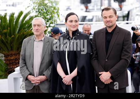 Cannes, France. 21st mai 2023. Robert de Niro, Lily Gladstone und Leonardo DiCaprio beim Photocall zum Kinofilm 'Killers of the Flower Moon' auf dem Festival de Cannes 2023/76. Internationale Filmfestspiele von Cannes am Palais des Festivals. Cannes, 21.05.2023 crédit: Geisler-Fotopress GmbH/Alay Live News Banque D'Images