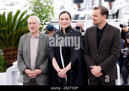 Cannes, France. 21st mai 2023. Robert de Niro, Lily Gladstone und Leonardo DiCaprio beim Photocall zum Kinofilm 'Killers of the Flower Moon' auf dem Festival de Cannes 2023/76. Internationale Filmfestspiele von Cannes am Palais des Festivals. Cannes, 21.05.2023 crédit: Geisler-Fotopress GmbH/Alay Live News Banque D'Images