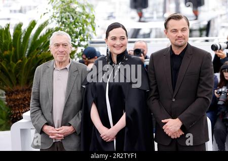 Cannes, France. 21st mai 2023. Robert de Niro, Lily Gladstone und Leonardo DiCaprio beim Photocall zum Kinofilm 'Killers of the Flower Moon' auf dem Festival de Cannes 2023/76. Internationale Filmfestspiele von Cannes am Palais des Festivals. Cannes, 21.05.2023 crédit: Geisler-Fotopress GmbH/Alay Live News Banque D'Images