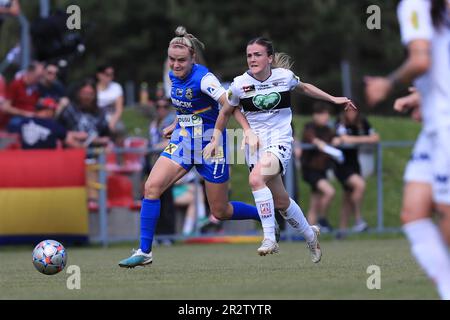 Diana Lemesova (77 SKN St Polten) et Julia Kofler (19 SCR Attach) se battant pour le ballon pendant le match Planet Pure Frauen Bundesliga SKN St Polten vs SCR Altach chez Liese Prokop Sportanlage Rohrbach (Tom Seiss/ SPP) Credit: SPP Sport Press photo. /Alamy Live News Banque D'Images