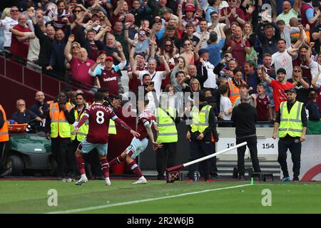 Stade de Londres, Londres, Royaume-Uni. 21st mai 2023. Premier League football, West Ham United versus Leeds United ; Manuel Lanzini de West Ham United célèbre son but dans les 90 4th minutes de 3-1. Crédit : action plus Sports/Alamy Live News Banque D'Images