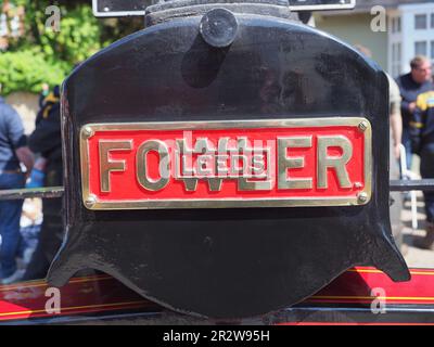 Faversham, Kent, Royaume-Uni. 21st mai 2023. Le festival annuel des transports dans la ville historique de Faversham, dans le Kent, a eu lieu ce week-end par beau temps chaud et ensoleillé, avec une gamme de superbes voitures classiques exposées pour les visiteurs. Crédit : James Bell/Alay Live News Banque D'Images