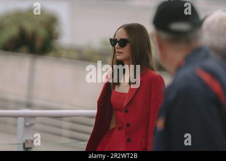 CANNES, FRANCE - 21 MAI : Natalie Portman après le photocall 'Day December' lors du festival annuel de Cannes 76th au Palais des Festivals sur 21 mai 2023 à Cannes, France. (Photo par Luca Carlino/NurPhoto) Credit: NurPhoto SRL/Alay Live News Banque D'Images