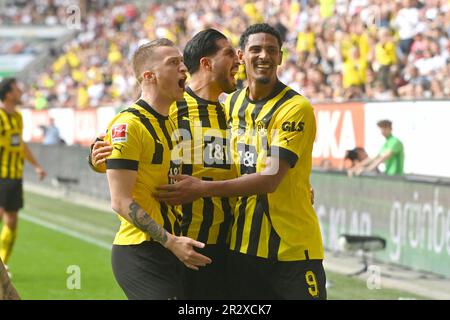 Goaljubel de droite à gauche Sebastian HALLER (DO) après le but à 3-0 avec Emre CAN (Borussia Dortmund), Marco REUS (Borussia Dortmund), jubilation, joie, enthousiasme, action. Football 1st Bundesliga saison 2022/2023, 33rd match day, matchday33, FC Augsburg - Borussia Dortmund 0-3 on 05/21/2023, WWK ARENA Augsburg. ? Banque D'Images