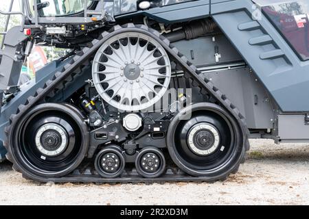 Suivi continu de la moissonneuse-batteuse FENDT IDÉALE lors du salon agricole. Novi Sad, Serbie - 05.20.2023. Banque D'Images