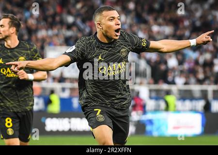 Auxerre, France, France. 21st mai 2023. Kylian MBAPPE du PSG célèbre son but lors du match de la Ligue 1 entre AJ Auxerre et Paris Saint-Germain (PSG) au stade Abbe-Deschamps sur 21 mai 2023 à Auxerre, France. (Credit image: © Matthieu Mirville/ZUMA Press Wire) USAGE ÉDITORIAL SEULEMENT! Non destiné À un usage commercial ! Crédit : ZUMA Press, Inc./Alay Live News Banque D'Images